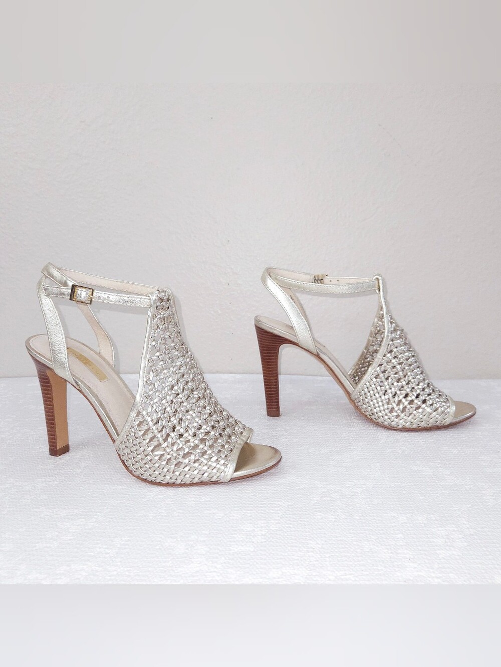 Louise et Cie Halia Woven Leather Sandals US 8 Metallic Silver Caged Pumps